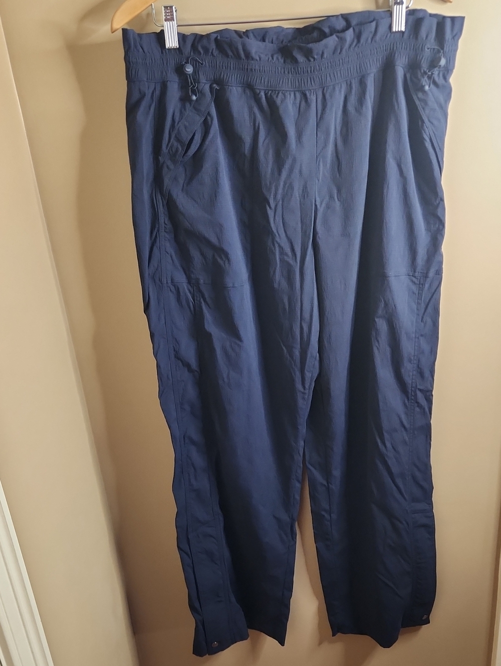 Athleta Trekkie High Rise Parachute Pant In Navy. Size 16. #533487